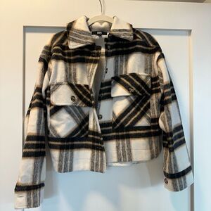 Women's Plaid Cropped Shirt Jacket - Shacket